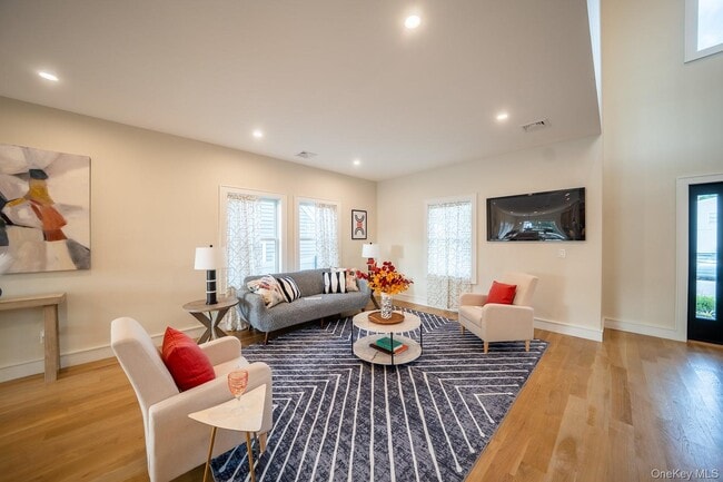 Building Photo - 60 Ramble Ln