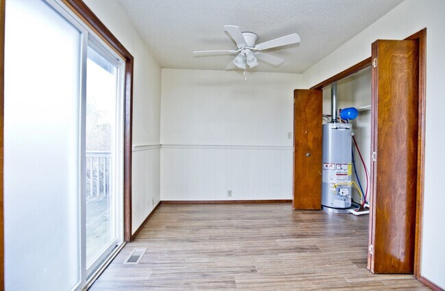 Foto del edificio - ***726 McClure Ave***