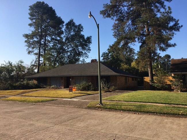 Building Photo - 8642 W Wilderness Way