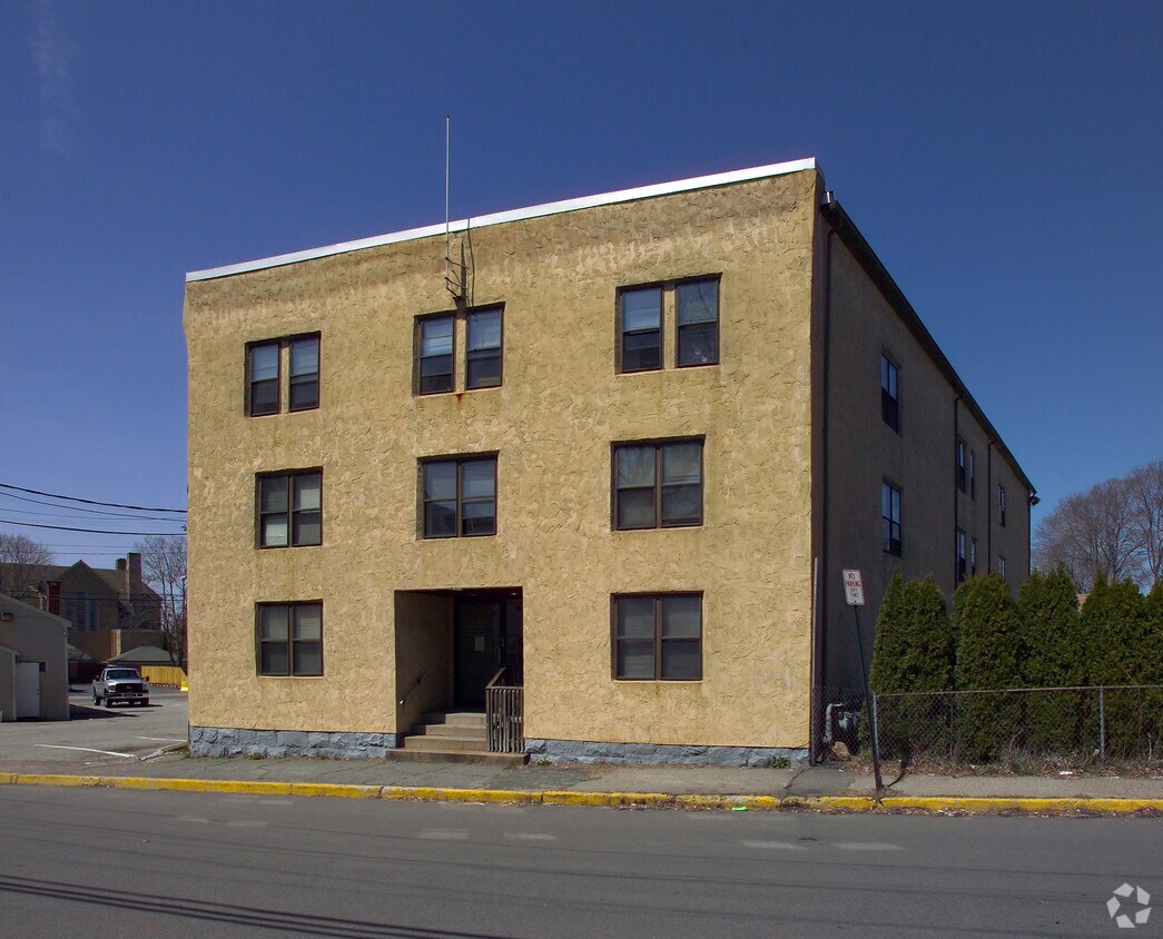 Foto principal - 205 Whittenton St