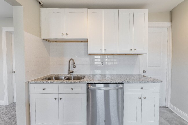 Building Photo - 2645 W Huron St