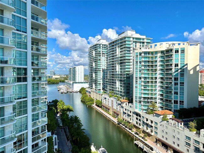 Foto del edificio - 16400 Collins Ave