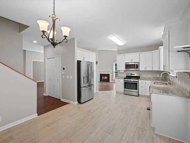 Foto del edificio - Great 4BR Bellevue Home