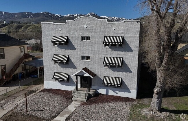 Building Photo - 629 Main