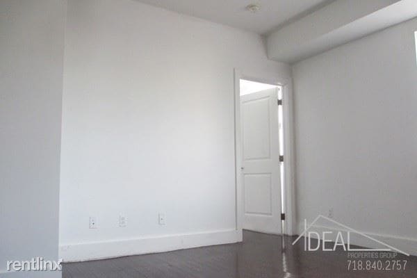 Building Photo - 38 Troutman St