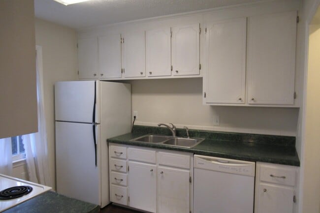 Building Photo - 100 Chinkapin Dr