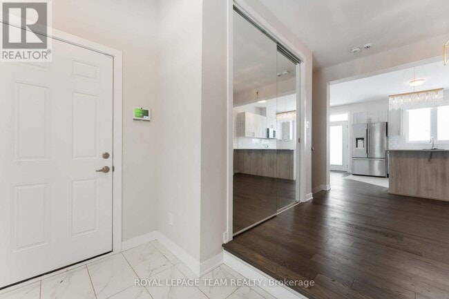 Building Photo - 184 Beebalm Cres