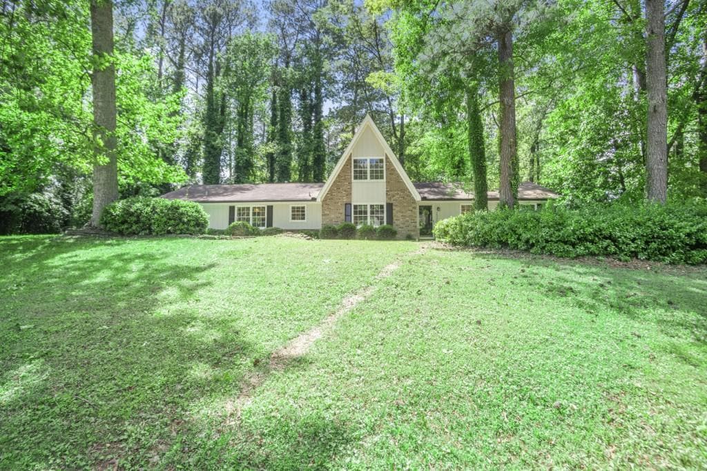 Primary Photo - 2820 Georgian Terrace