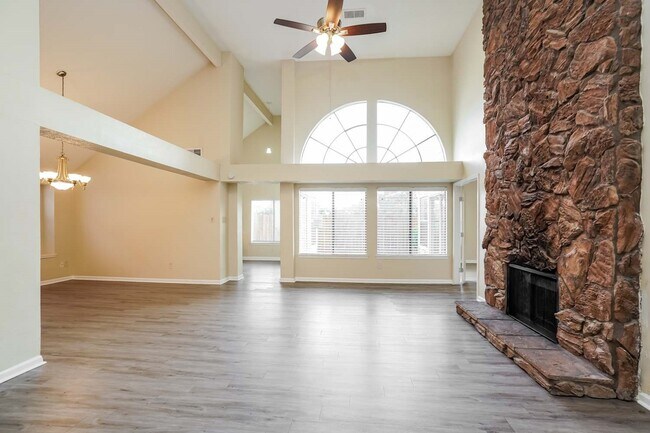 Foto del edificio - 14635 S Hearthstone Green Dr