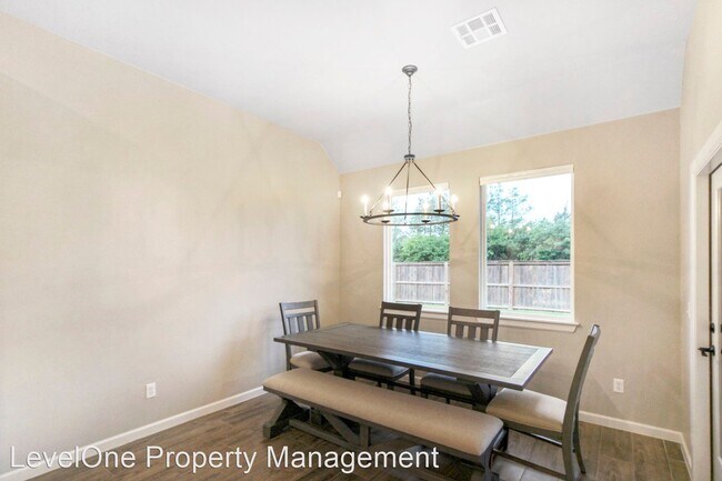 Foto del edificio - 4 br, 2 bath House - 4817 Deerfield Drive