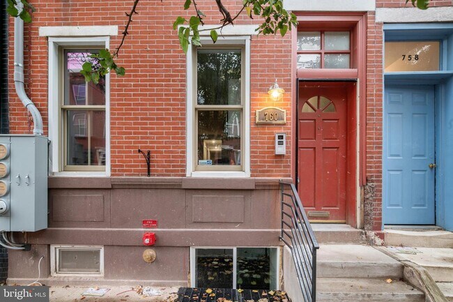 Building Photo - 760 S 15th St