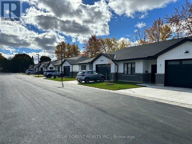 Photo du bâtiment - 282 MAIN St