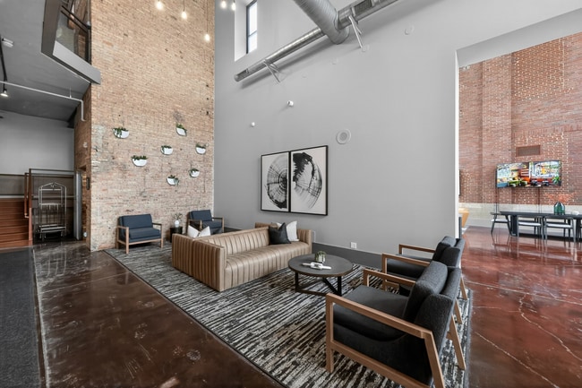 Building Photo - Ovaltine Court