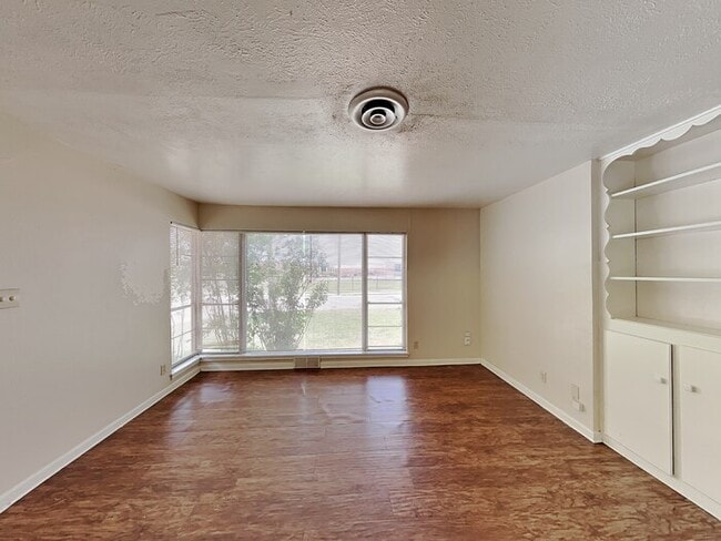 Foto del edificio - 3405 Norton Dr