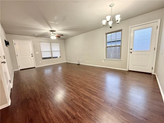 Foto del edificio - 1703 E Central St