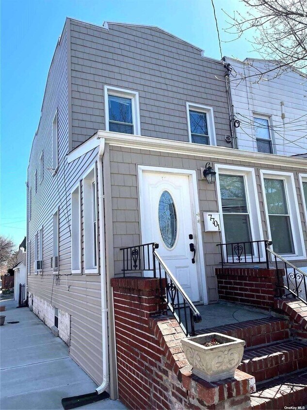 Primary Photo - 77-01 62nd St