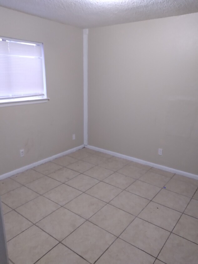 Building Photo - College Park Apartment