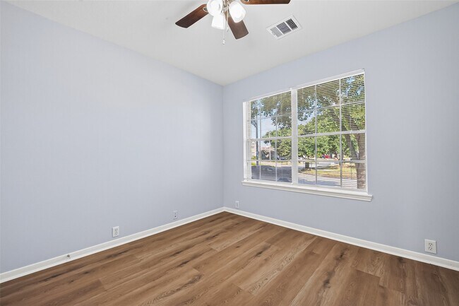 Foto del edificio - 510 Cypresswood Trce