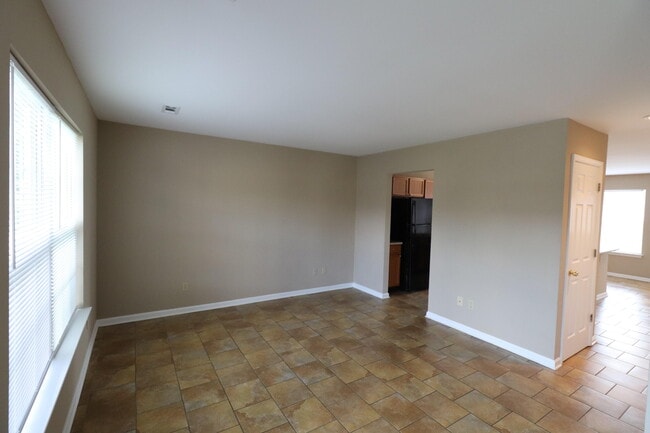 Building Photo - 222 Garnet Dr