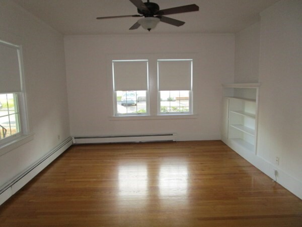 Building Photo - 58 Bancroft Park