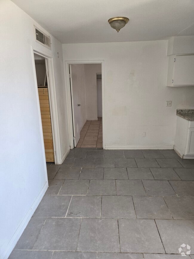 Building Photo - 1300 N 22nd St