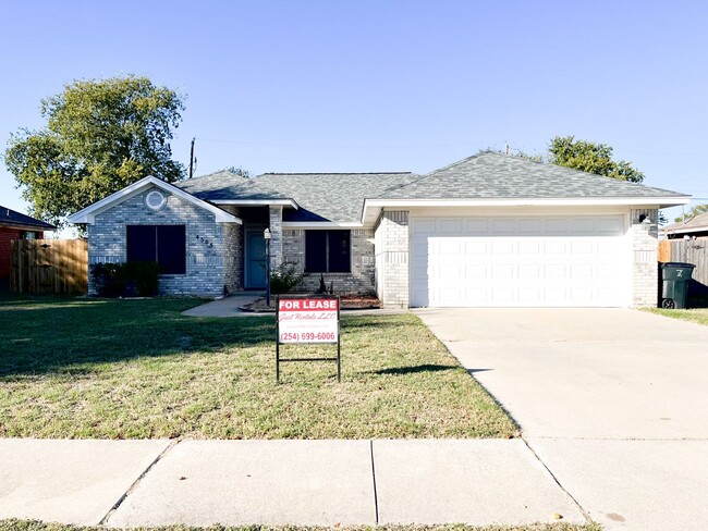 Foto del edificio - Available NOW!!!! Beautiful 3 bedroom, 2 bath, 2 car garage home. Garage has a garage door opener...