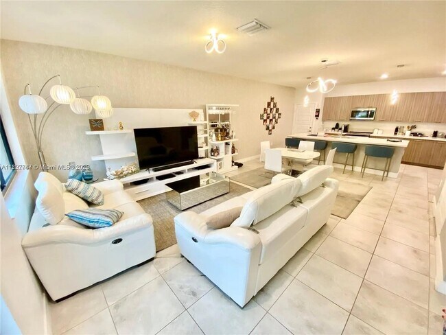 Foto del edificio - 4659 NW 83rd Path