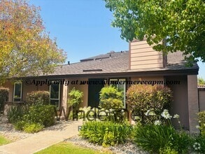 Building Photo - 127 Touchstone Pl