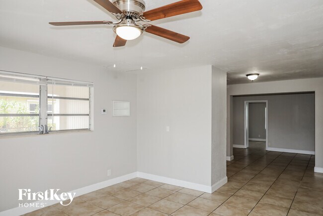 Foto del edificio - 6231 NW 14th St