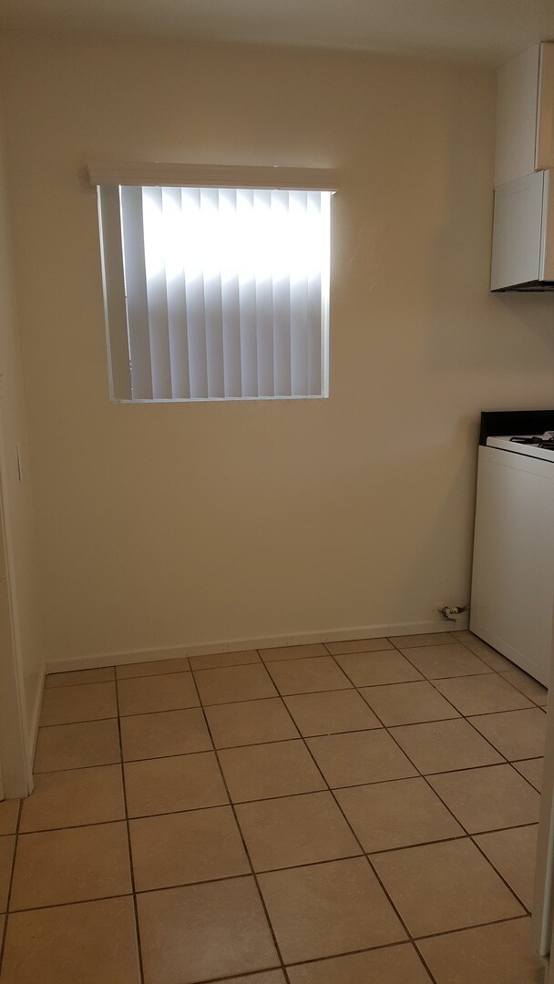 Building Photo - Charming 2bdrm duplex near La Mesa Village!