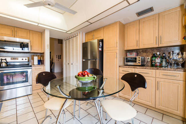 Building Photo - 13492 Sabal Palm Ct
