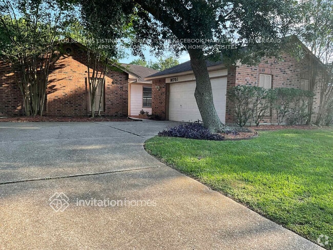 Building Photo - 16751 Summer Dawn Ln