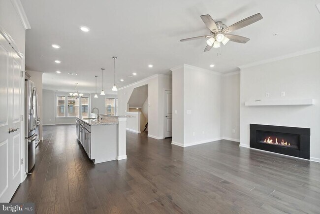 Foto del edificio - 45117 Kincora Dr
