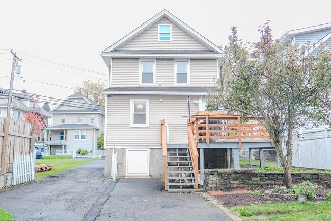 Building Photo - 11 Burritt Ave