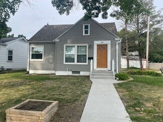 Building Photo - 622 20th St NE