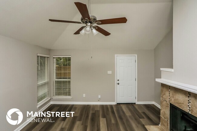 Foto del edificio - 10368 Wood Heights Dr