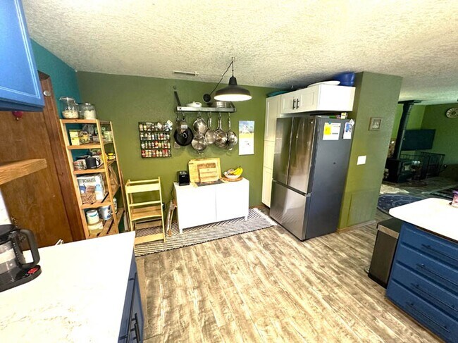 Building Photo - 3 bed Single Level Air Conditioned Home wi...