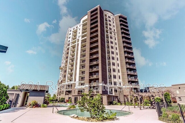 Foto del edificio - 717 Riverside Dr