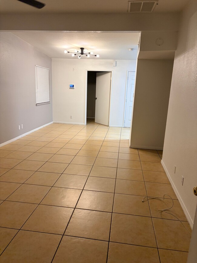 Foto del edificio - 4392 Springdale Ct