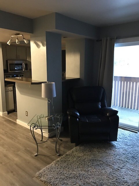 Building Photo - 7302 Huntsmen Cir