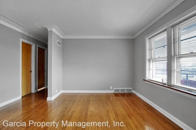 Building Photo - 3307 Lawn Ave