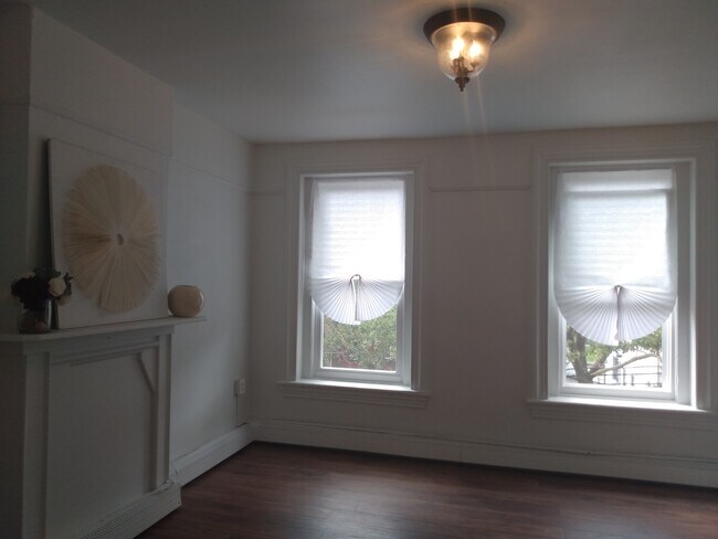 Bedroom #1 - 115 Stone St