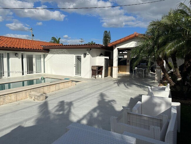 Foto del edificio - 7780 SW 28th St