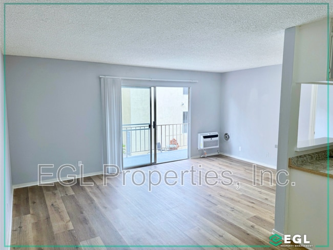 Building Photo - 400 S Kingsley Dr