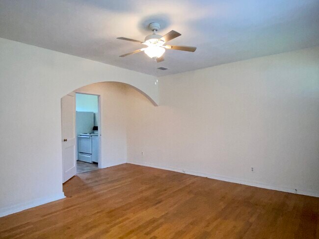 Living Room - 4335 Melrose Ave