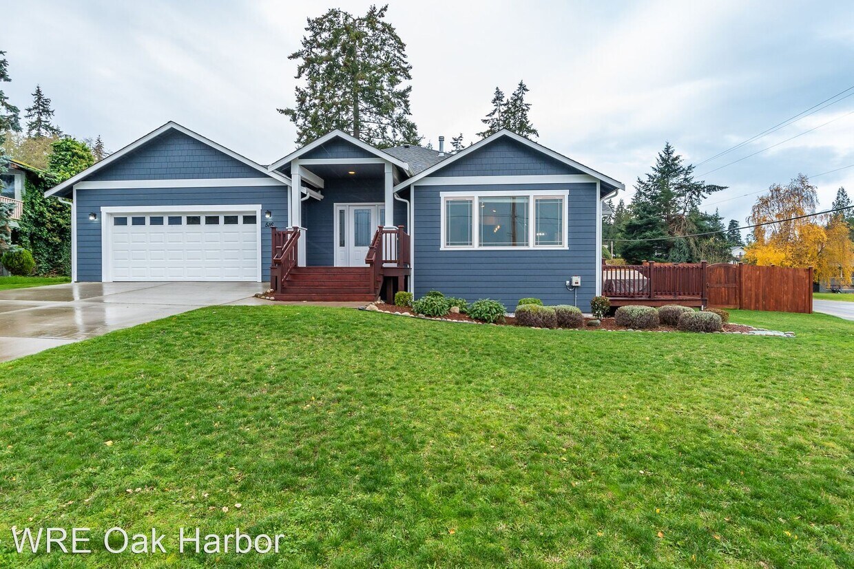 Foto principal - 3 br, 2 bath House - 516 Birch St