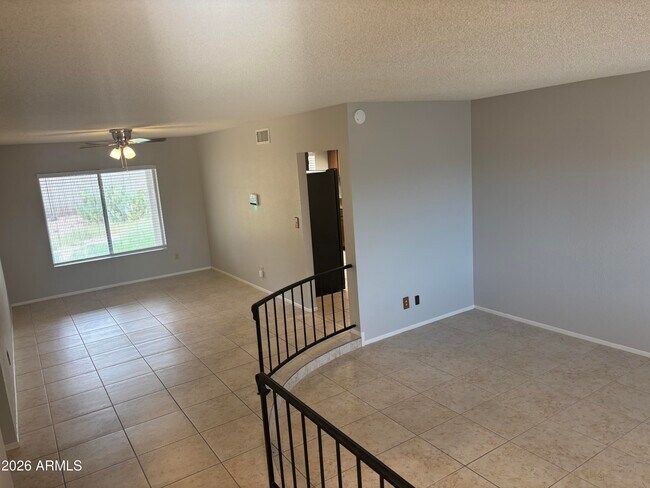 Foto del edificio - 1237 W Ellis St