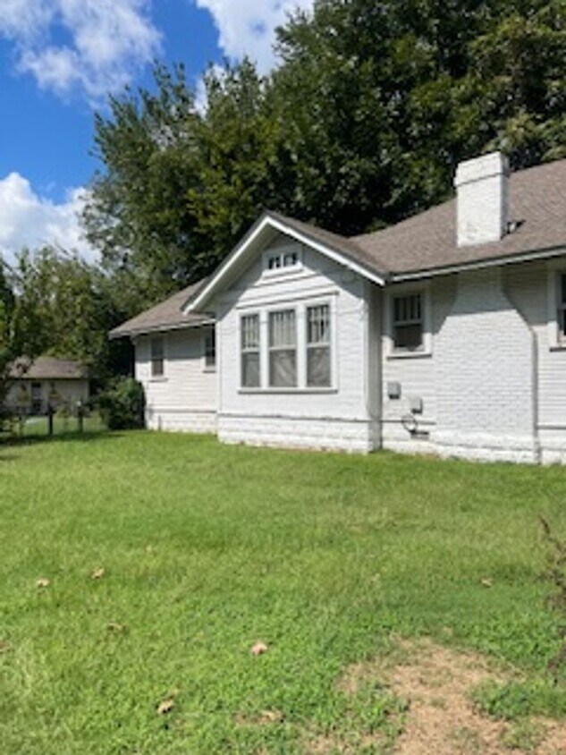 Foto del edificio - Nice Large Two Bed/One Bath Home/Detached ...
