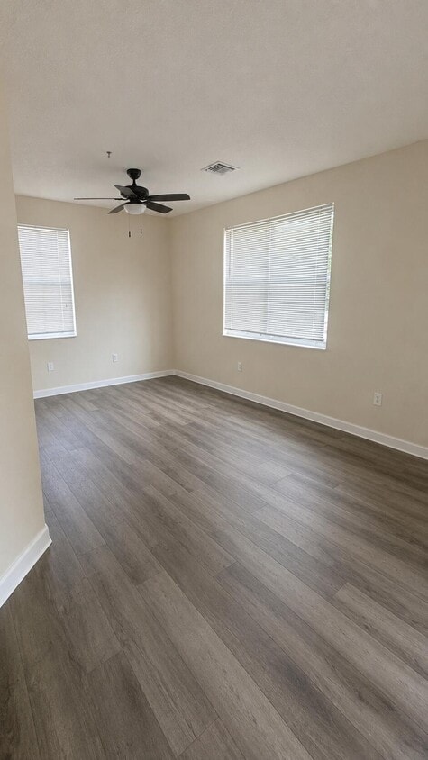 Building Photo - 2039 Shoma Dr