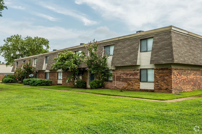 Building Photo - The Vue at Claudette Townhomes & Apartments